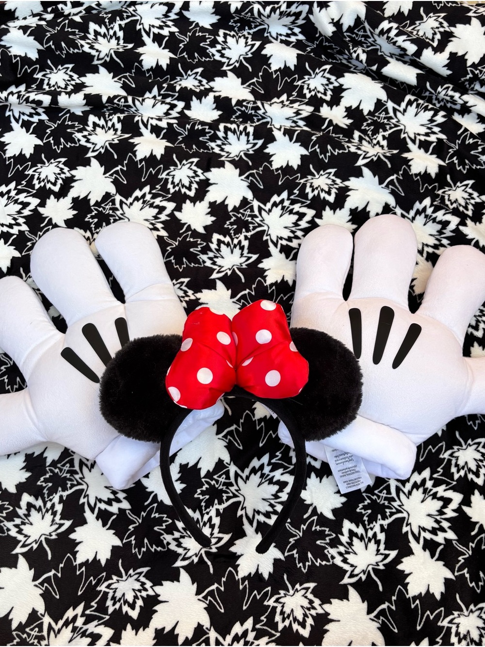 Official Disney Parks Minnie Mouse Headband & Oversized Plush Gloves Set